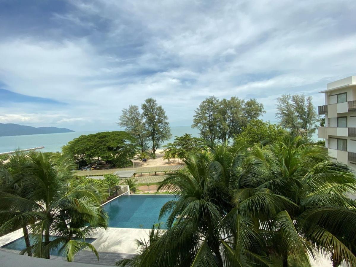 By The Sea@ Cozy Beachfront Home Batu Feringgi Ngoại thất bức ảnh