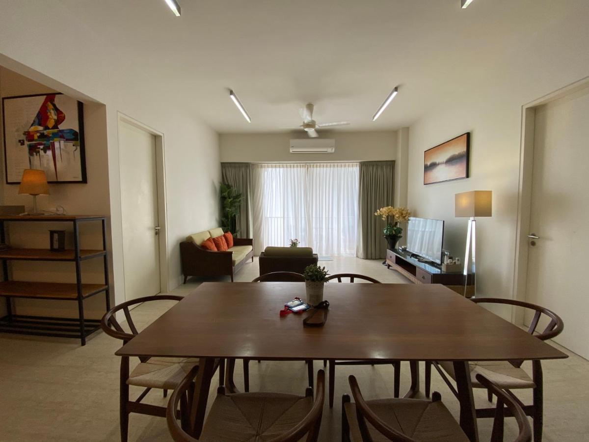 By The Sea@ Cozy Beachfront Home Batu Feringgi Ngoại thất bức ảnh