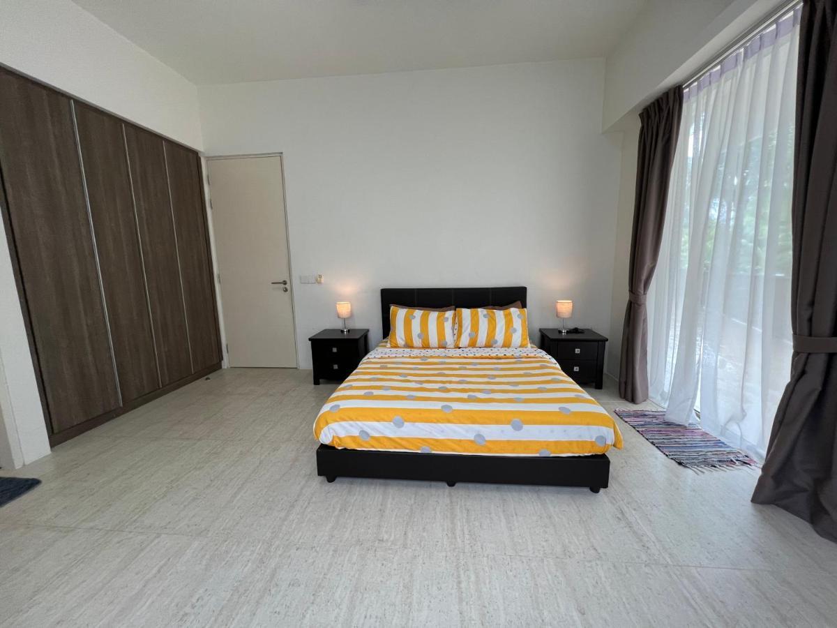 By The Sea@ Cozy Beachfront Home Batu Feringgi Ngoại thất bức ảnh