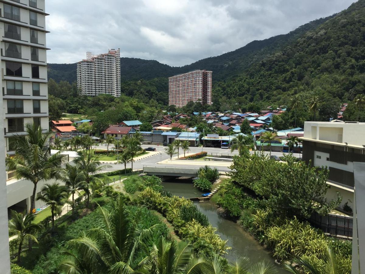 By The Sea@ Cozy Beachfront Home Batu Feringgi Ngoại thất bức ảnh