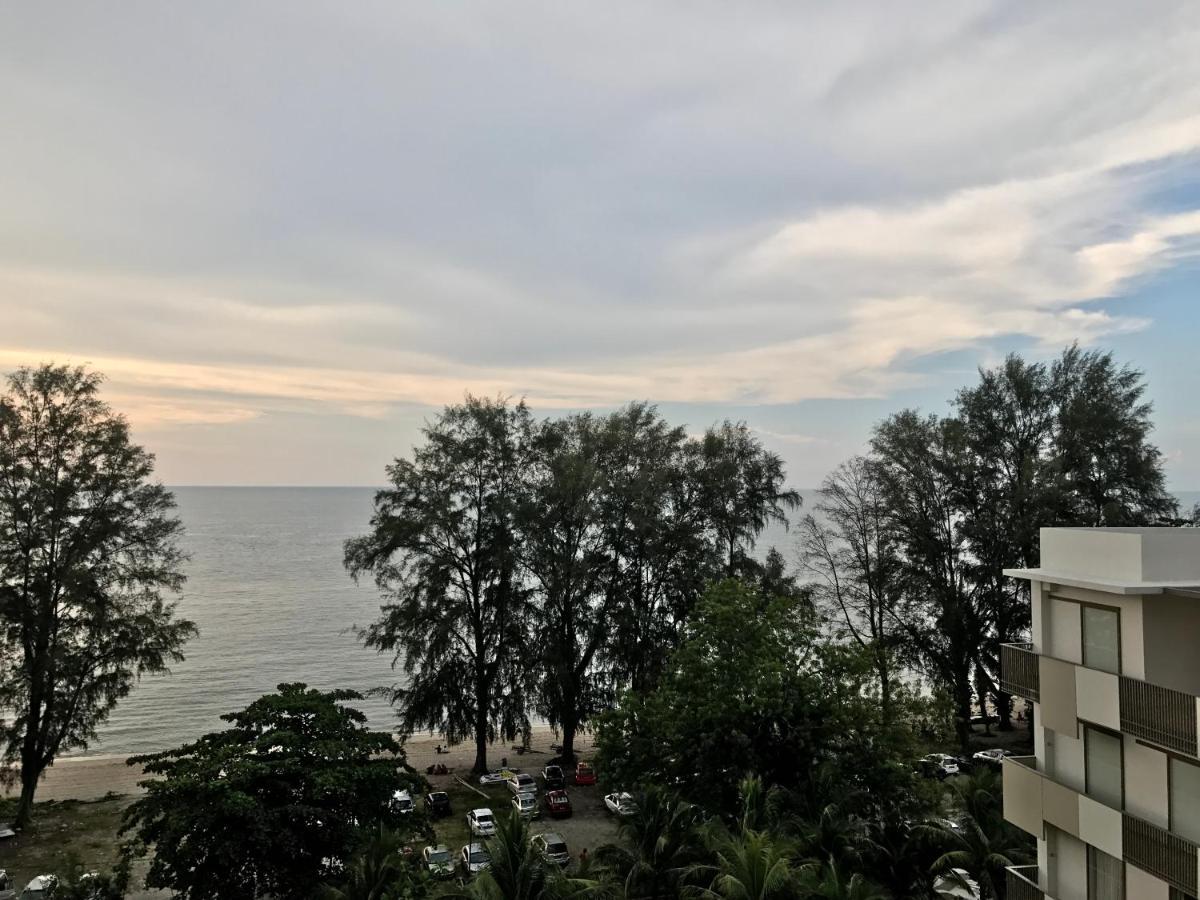 By The Sea@ Cozy Beachfront Home Batu Feringgi Ngoại thất bức ảnh