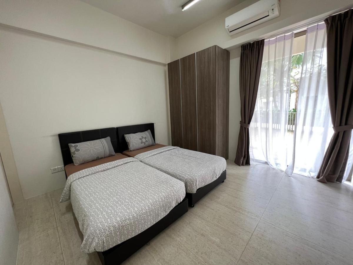 By The Sea@ Cozy Beachfront Home Batu Feringgi Ngoại thất bức ảnh