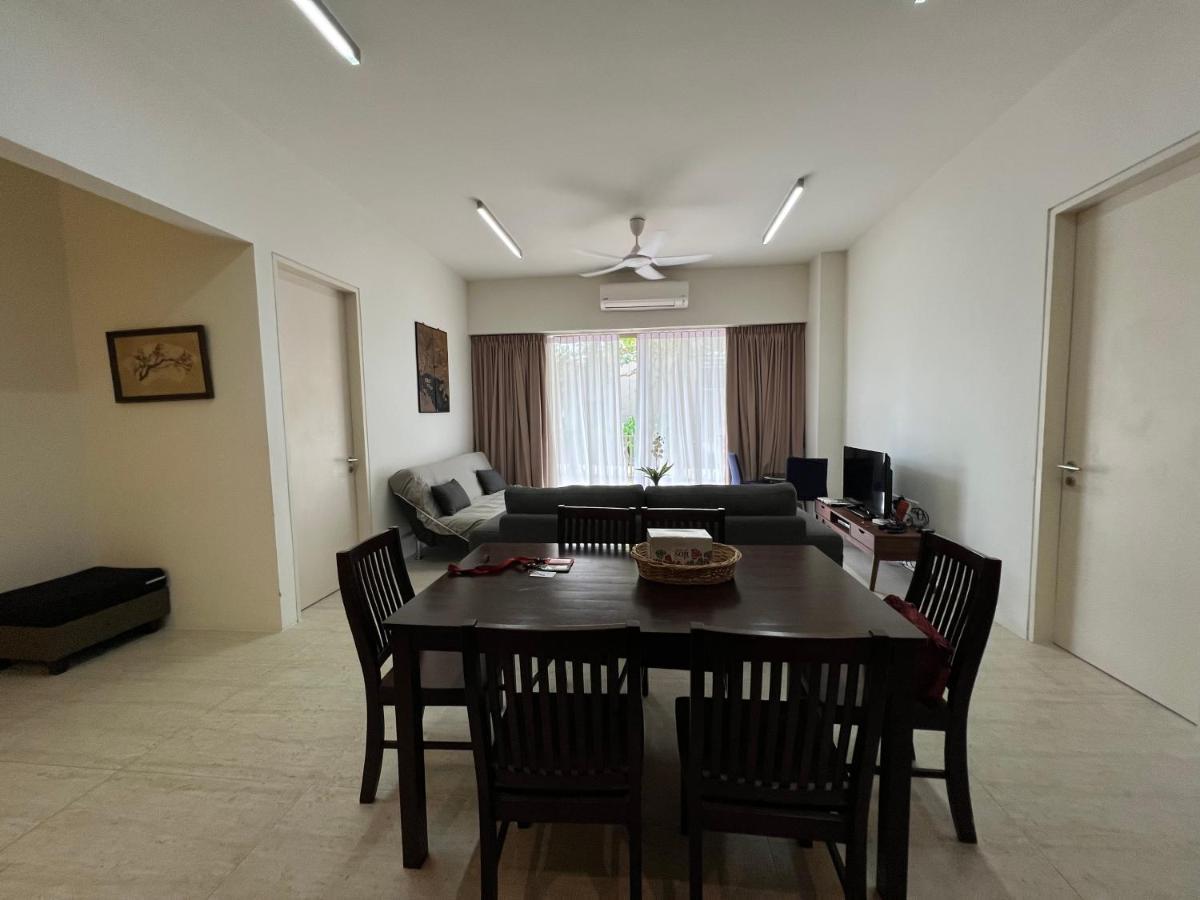 By The Sea@ Cozy Beachfront Home Batu Feringgi Ngoại thất bức ảnh