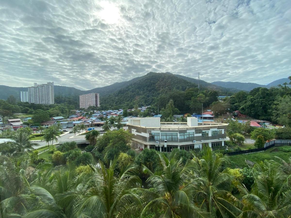 By The Sea@ Cozy Beachfront Home Batu Feringgi Ngoại thất bức ảnh