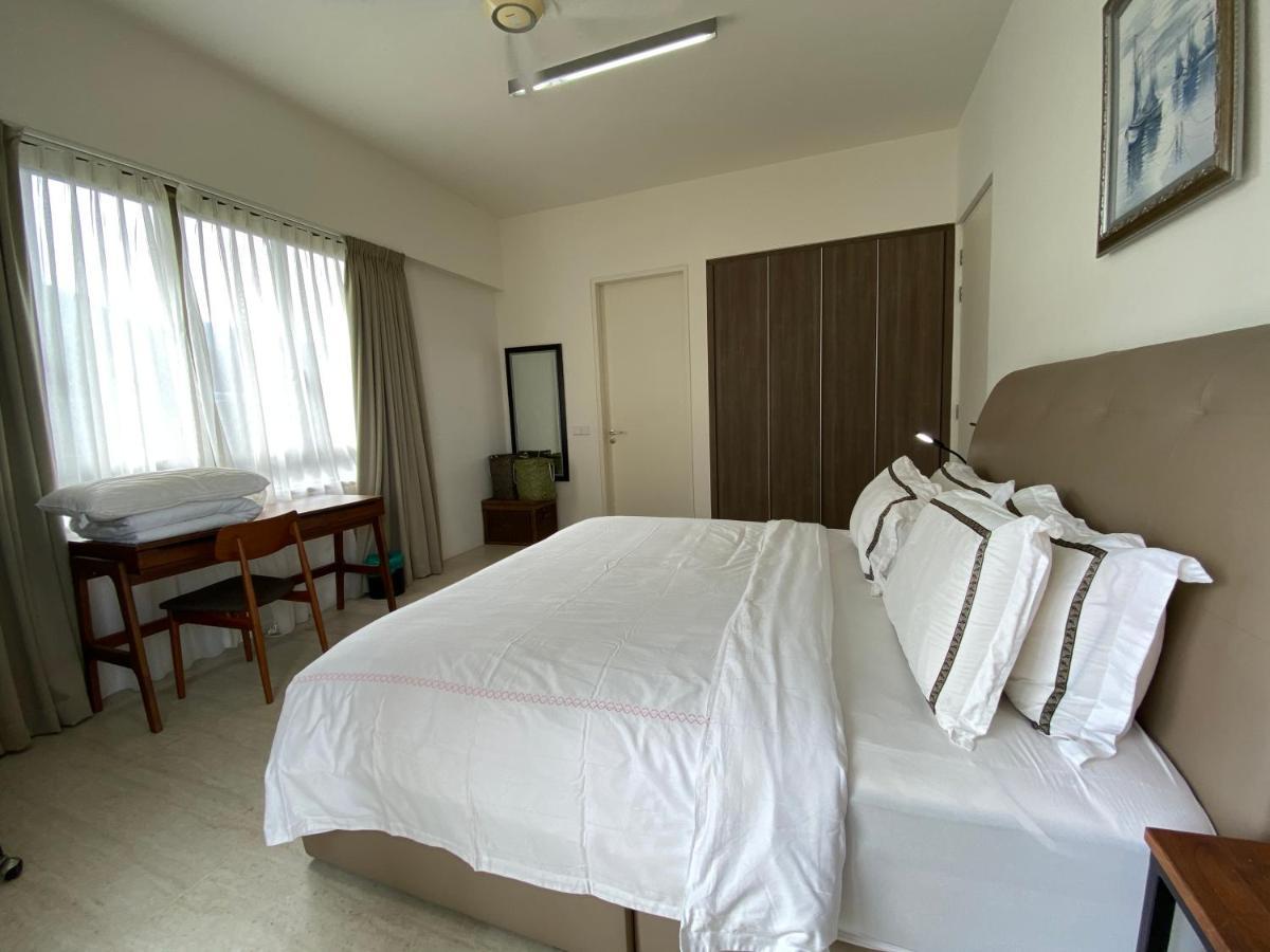 By The Sea@ Cozy Beachfront Home Batu Feringgi Ngoại thất bức ảnh