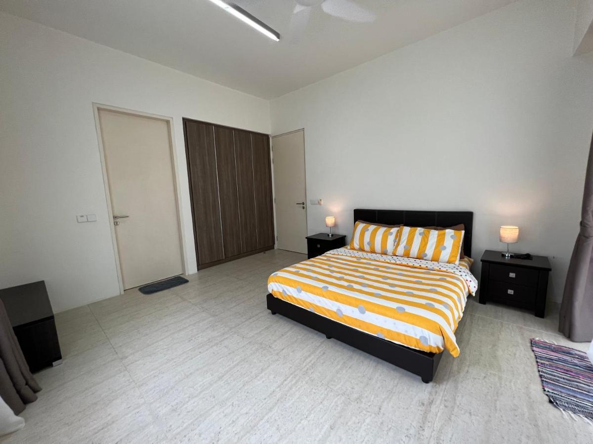 By The Sea@ Cozy Beachfront Home Batu Feringgi Ngoại thất bức ảnh