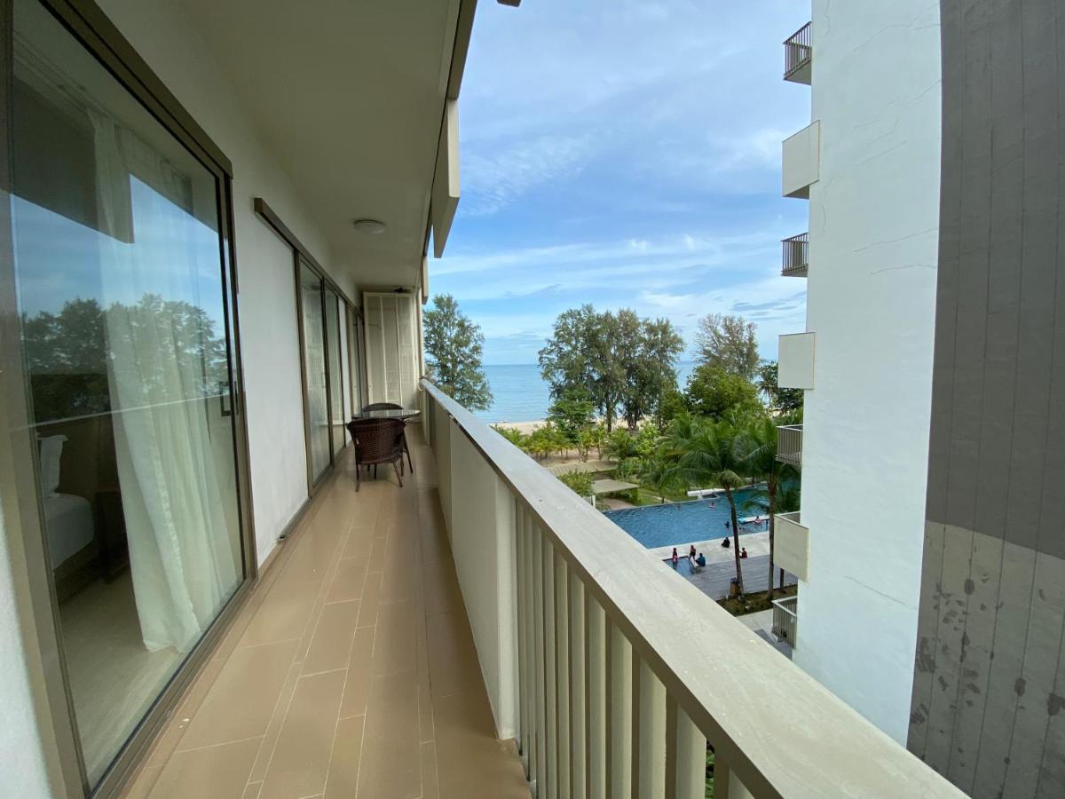 By The Sea@ Cozy Beachfront Home Batu Feringgi Ngoại thất bức ảnh