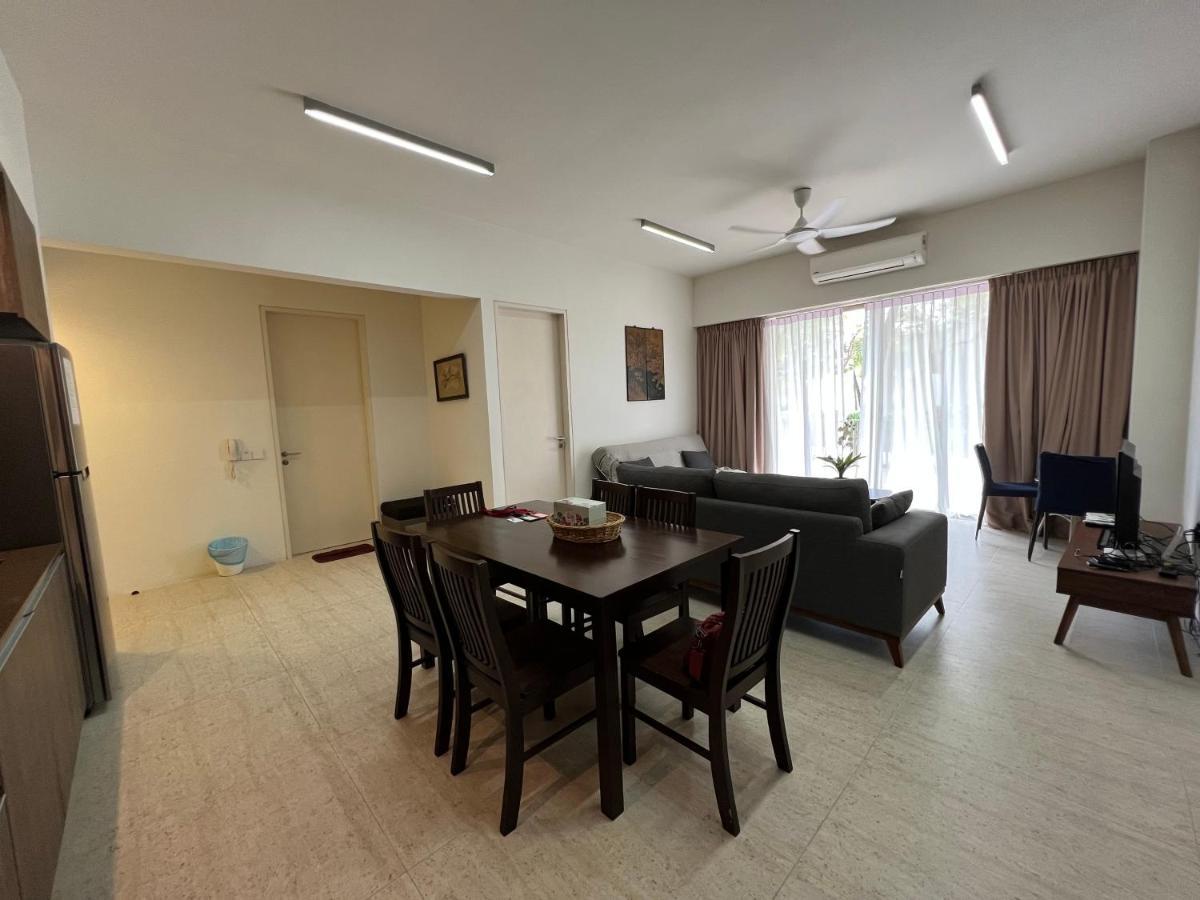 By The Sea@ Cozy Beachfront Home Batu Feringgi Ngoại thất bức ảnh