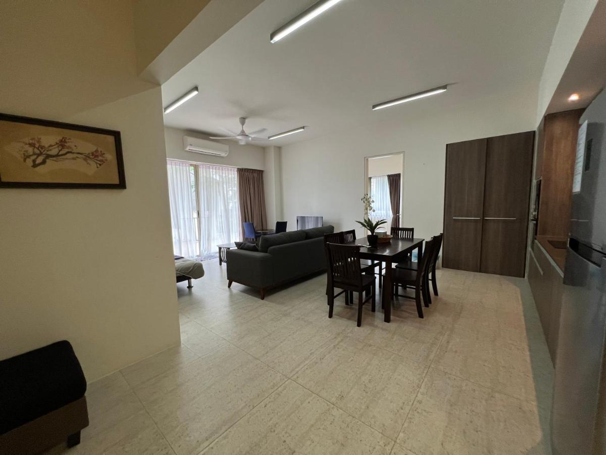 By The Sea@ Cozy Beachfront Home Batu Feringgi Ngoại thất bức ảnh